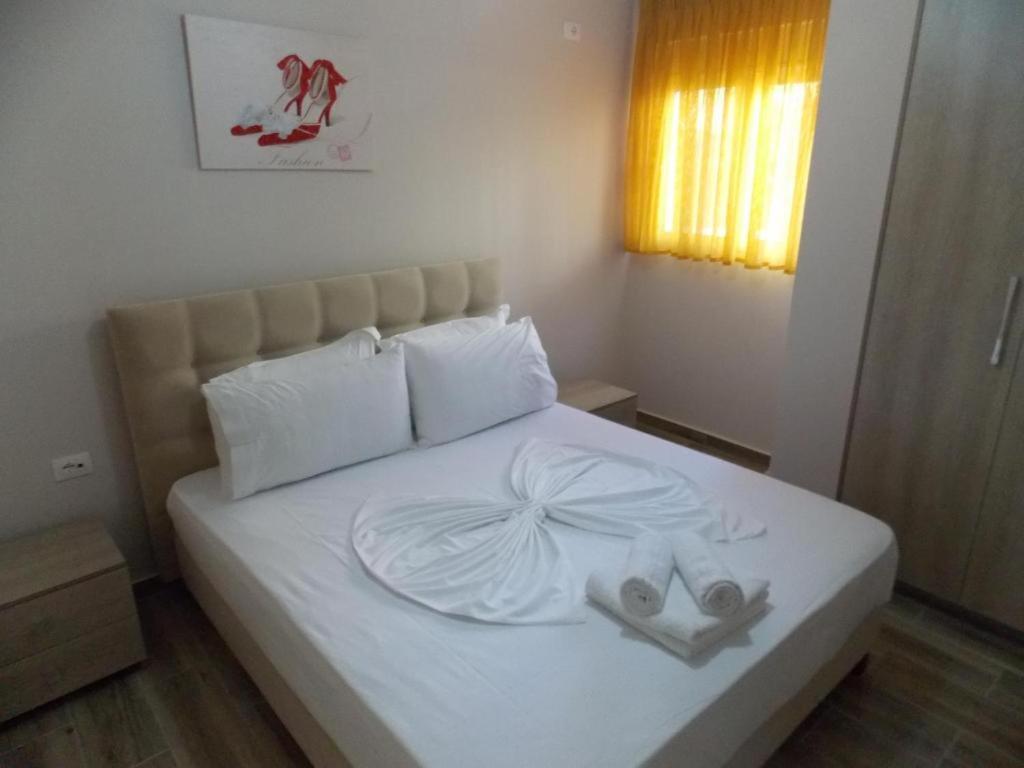 Coastline Apartments Sarandë Exteriör bild
