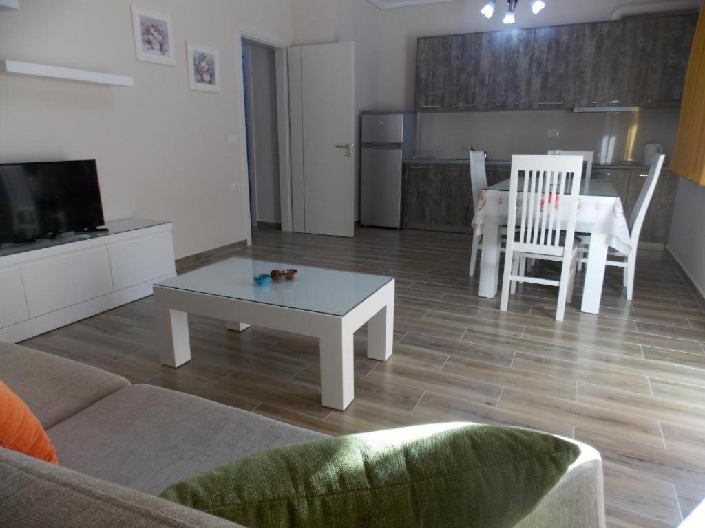 Coastline Apartments Sarandë Exteriör bild