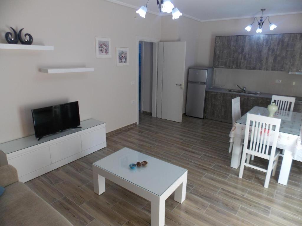 Coastline Apartments Sarandë Exteriör bild